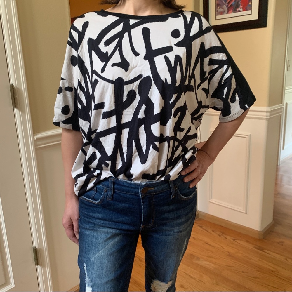 NWT Forever 21 Love21 Contemporary Graphic Tee Top